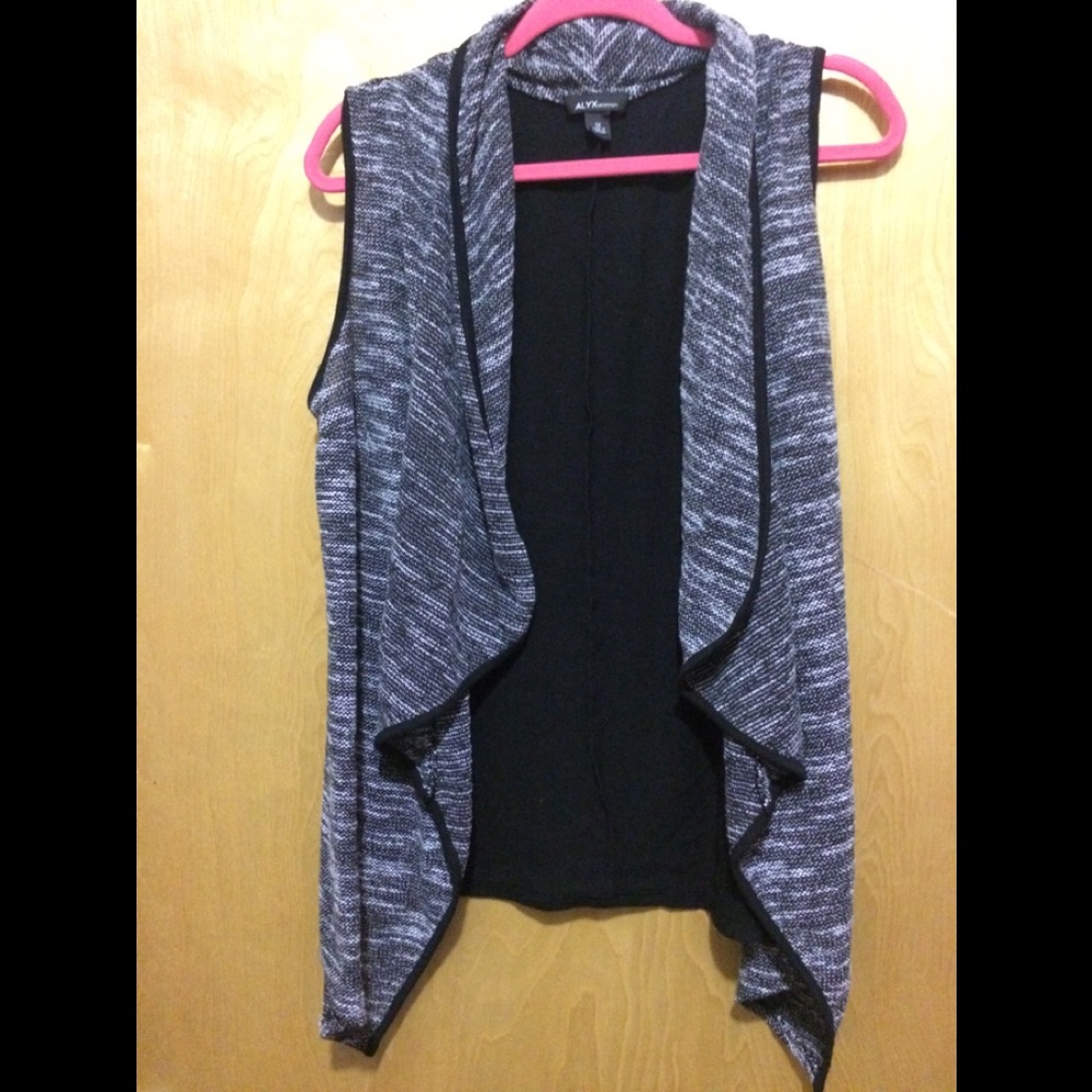 2 for $18- Alyx Black Sleeveless Shaw